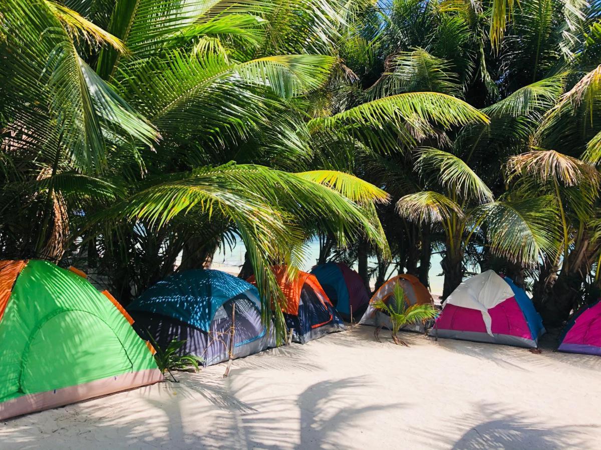 Camping Lunas Bar มาอาอวล ภายนอก รูปภาพ